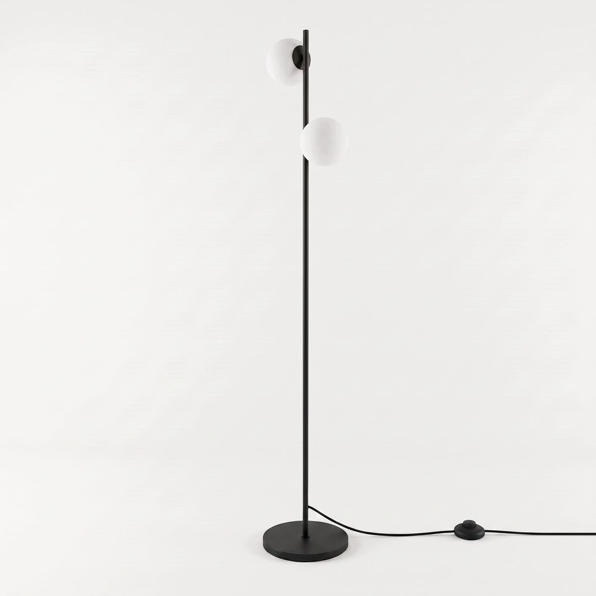 Černá stojací lampa G9