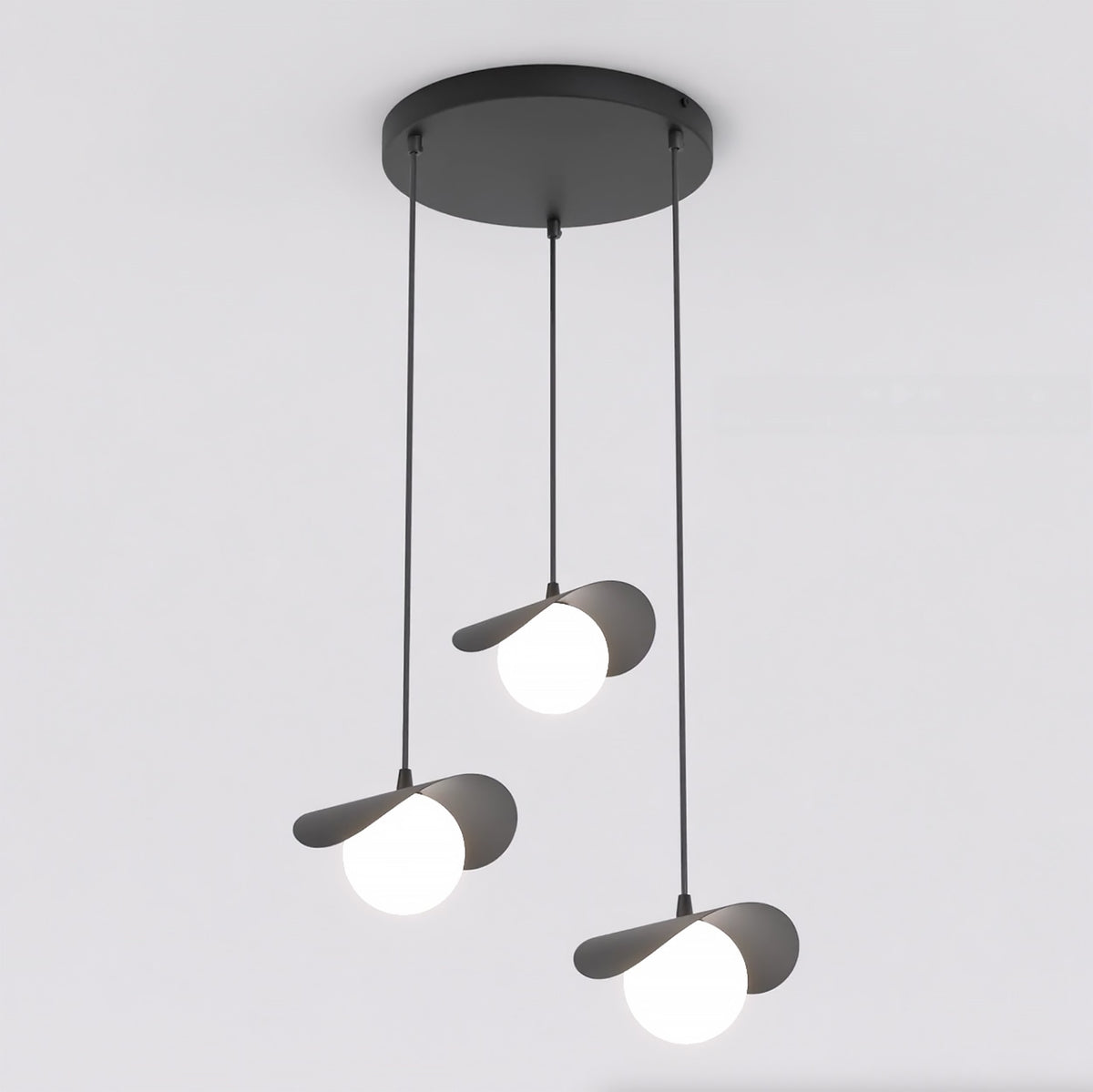Závěsné svítidlo RITUAL 3 PREM – černé, bílé sklo
