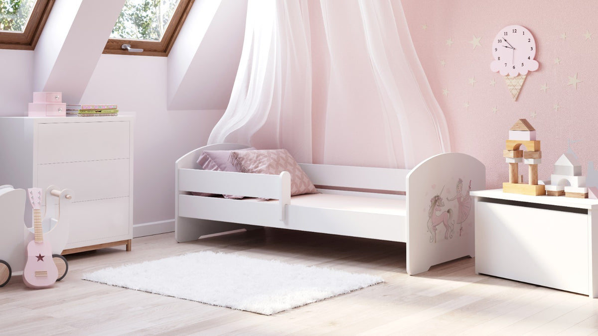 Dětská postel LUK 160 × 80 cm s ochrannou zábranou – motiv dívka s jednorožcem