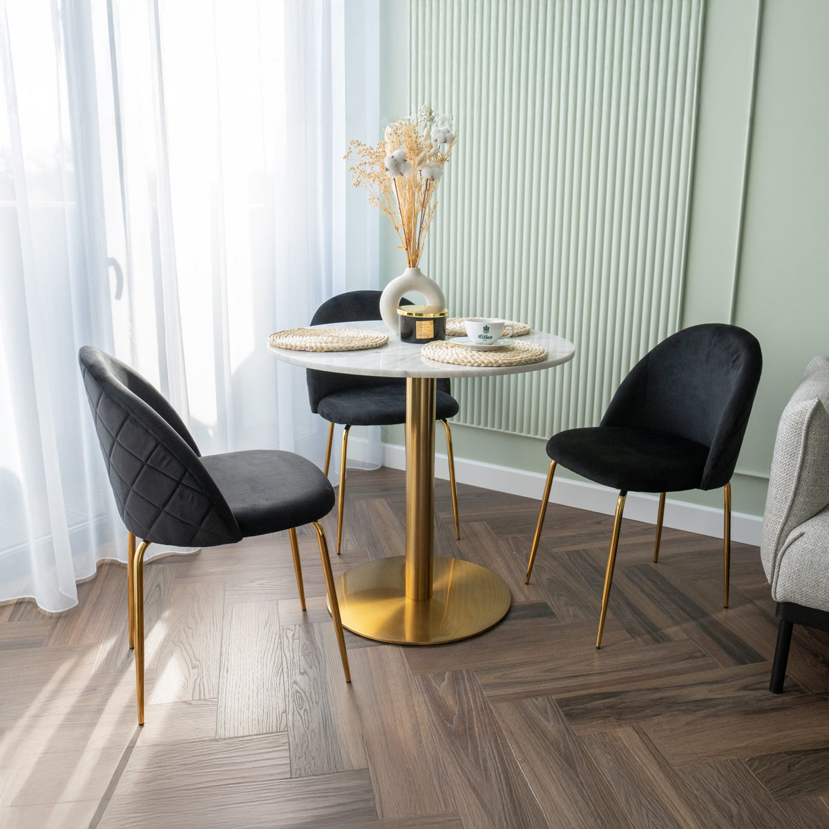 Sametová židle Fargo Gold Velvet černé