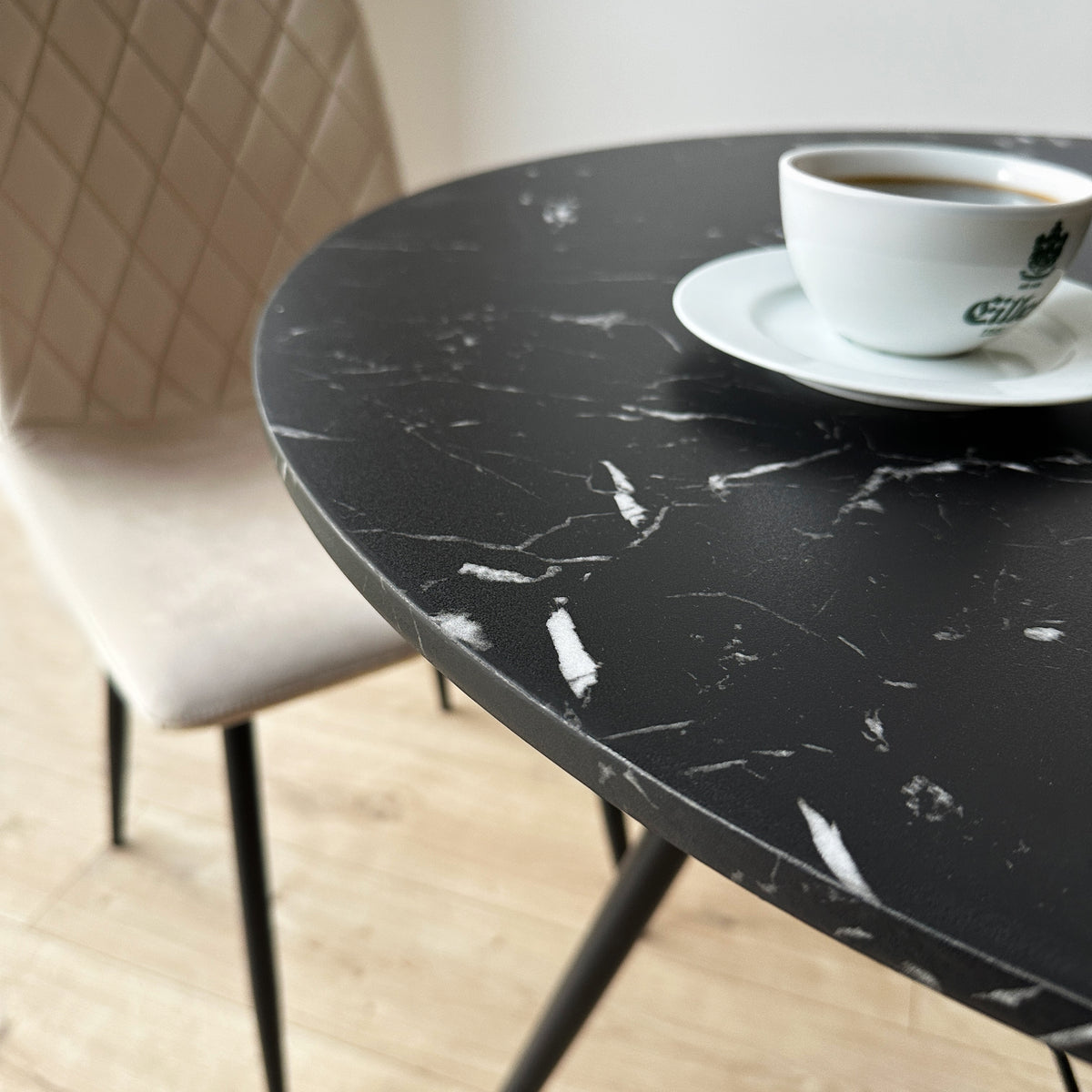 Kulatý stolek PARIS BLACK DTW 80 cm mramor černý
