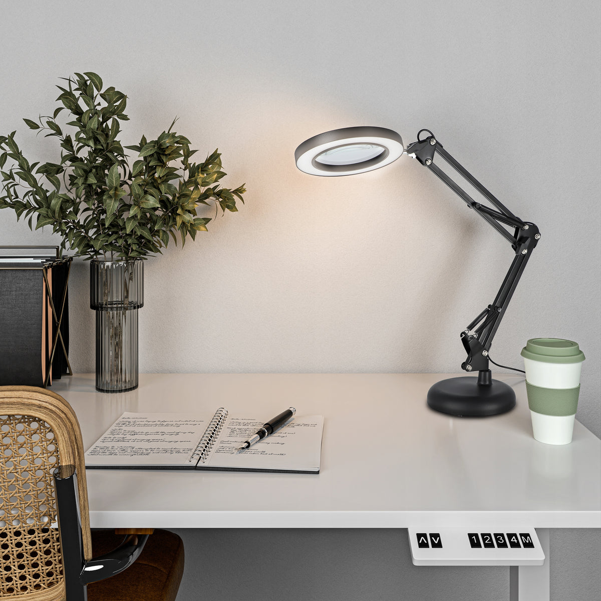 LED stolní lampa, stmívatelná, s lupou