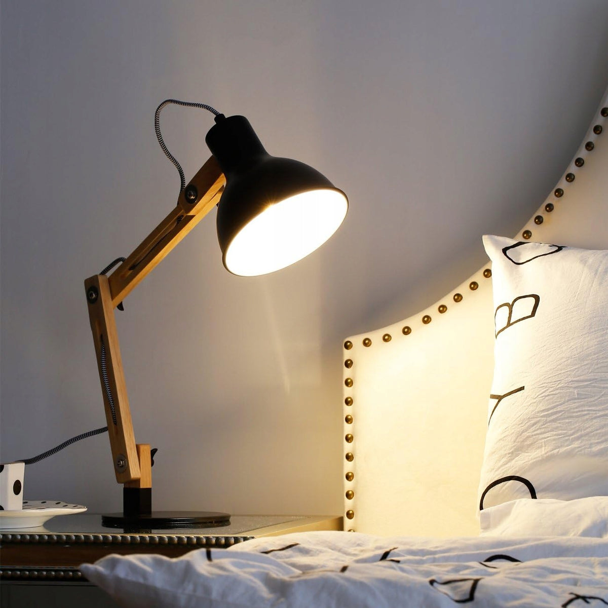 Černá stolní lampa E27 230 V, nastavitelná