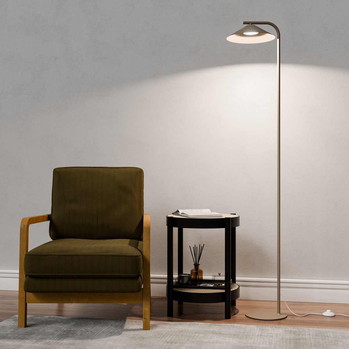 Béžová stojací lampa GX53