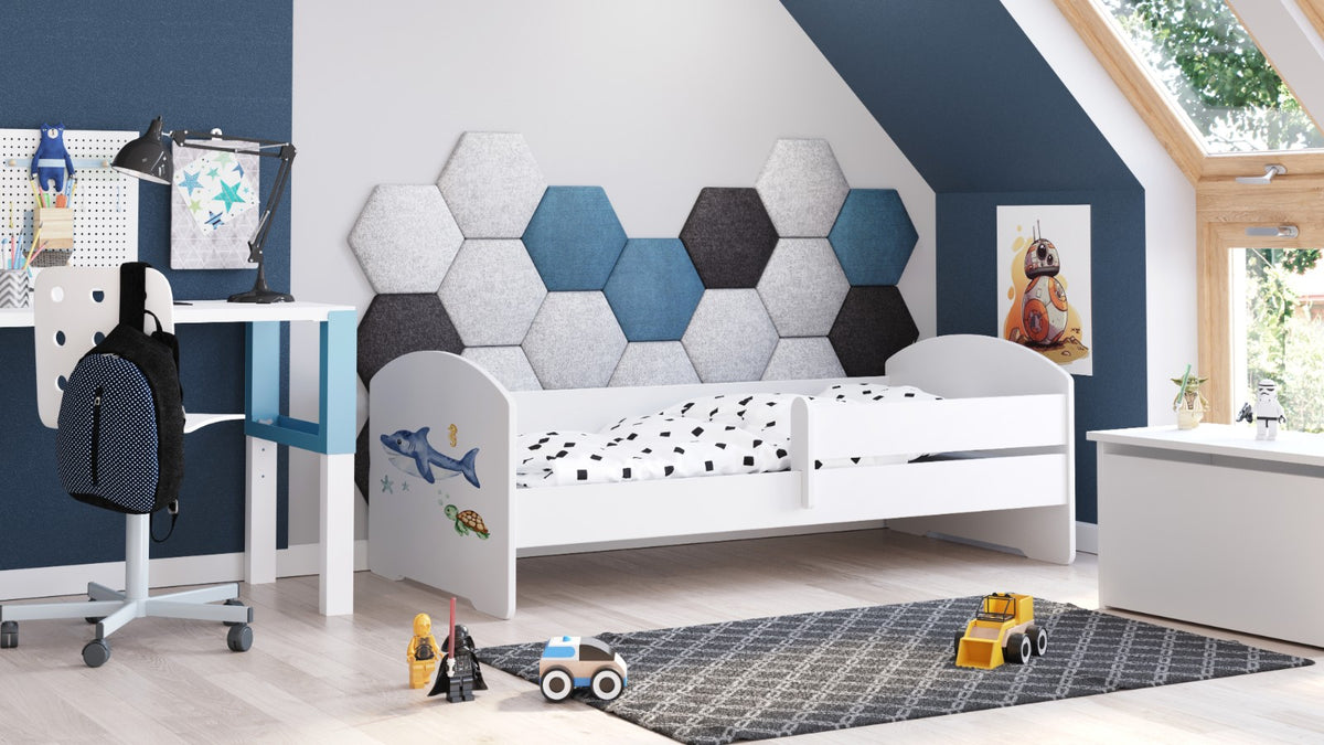 Dětská postel LUK 160 × 80 cm s ochrannou zábranou – motiv žralok