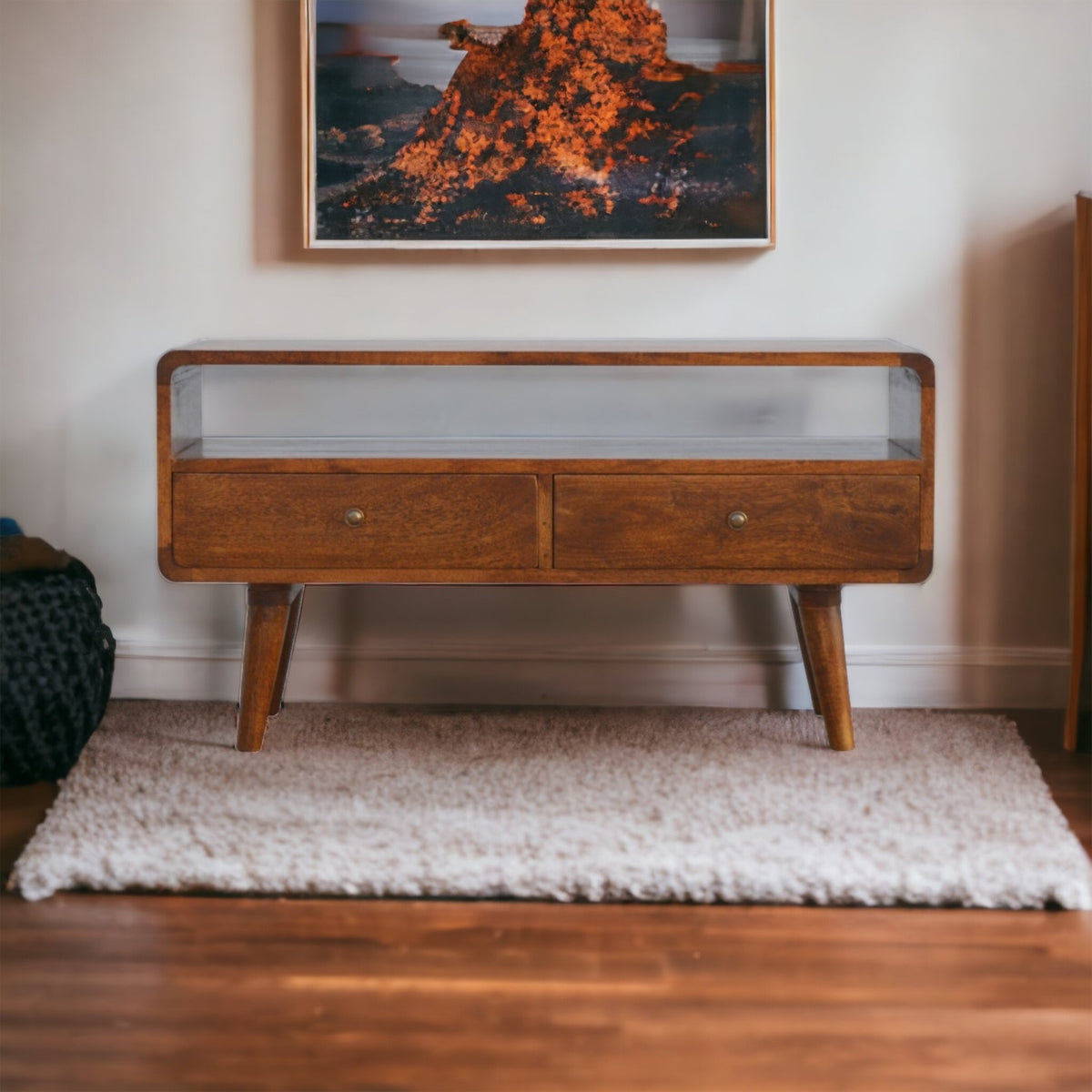 TV stolek v kaštanovém odstínu se zaoblenými liniemi, 90 × 35 × 47 cm