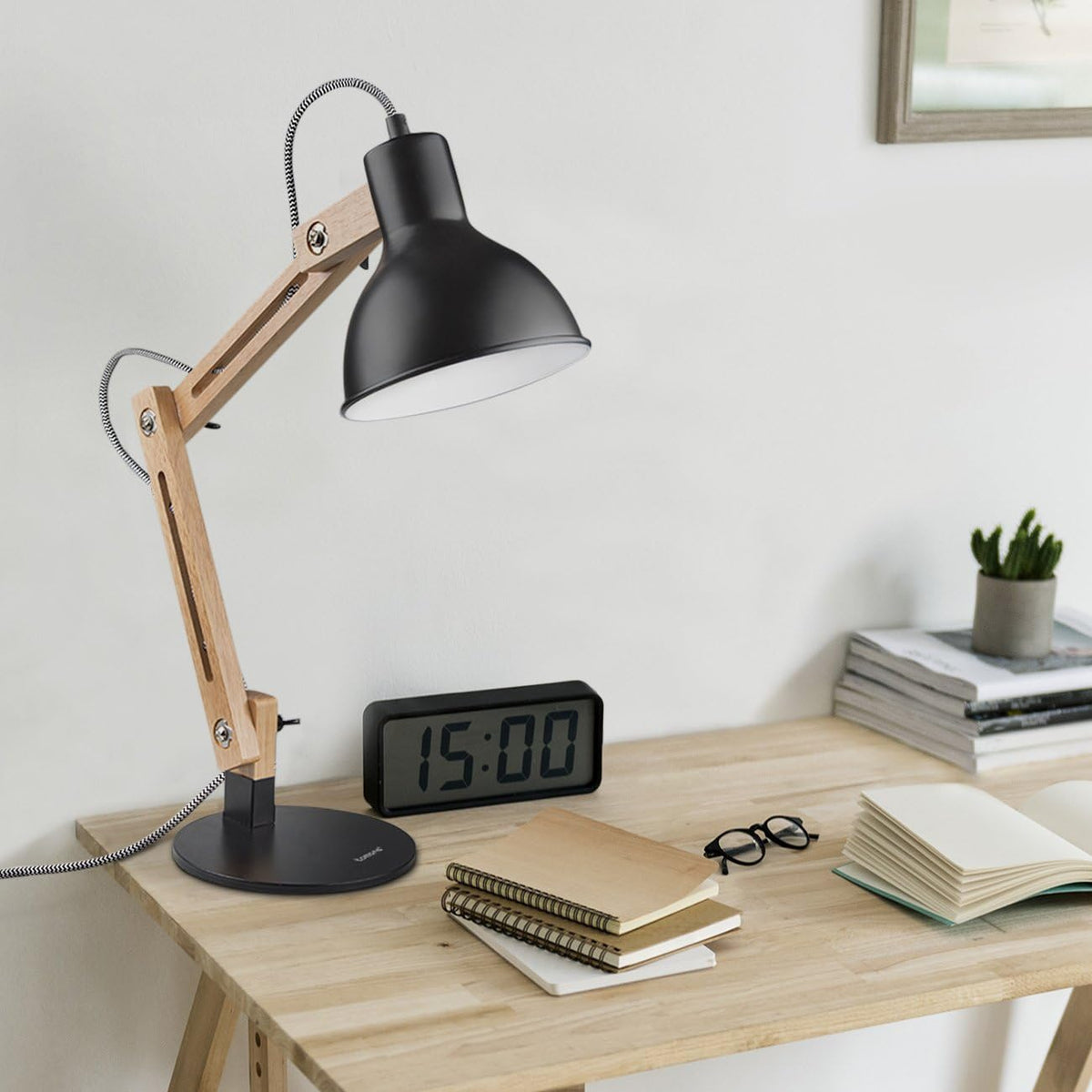 Černá stolní lampa E27 230 V, nastavitelná