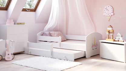 Dětská postel se dvěma lůžky LUK 160 × 80 cm s úložným šuplíkem a ochrannou zábranou – motiv jednorožec