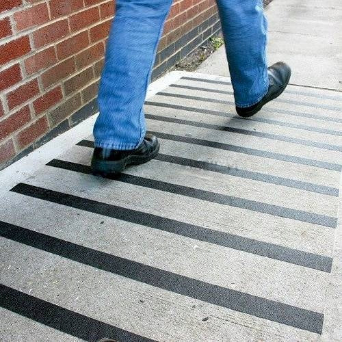 Černá balicí páska 10 m