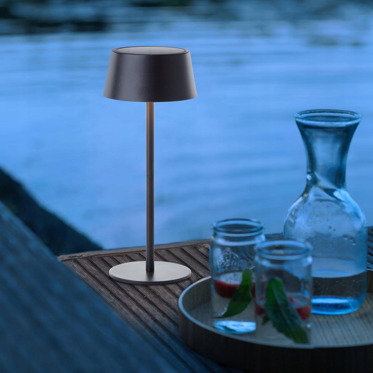 LED stolní lampa, s dotykovým ovládáním