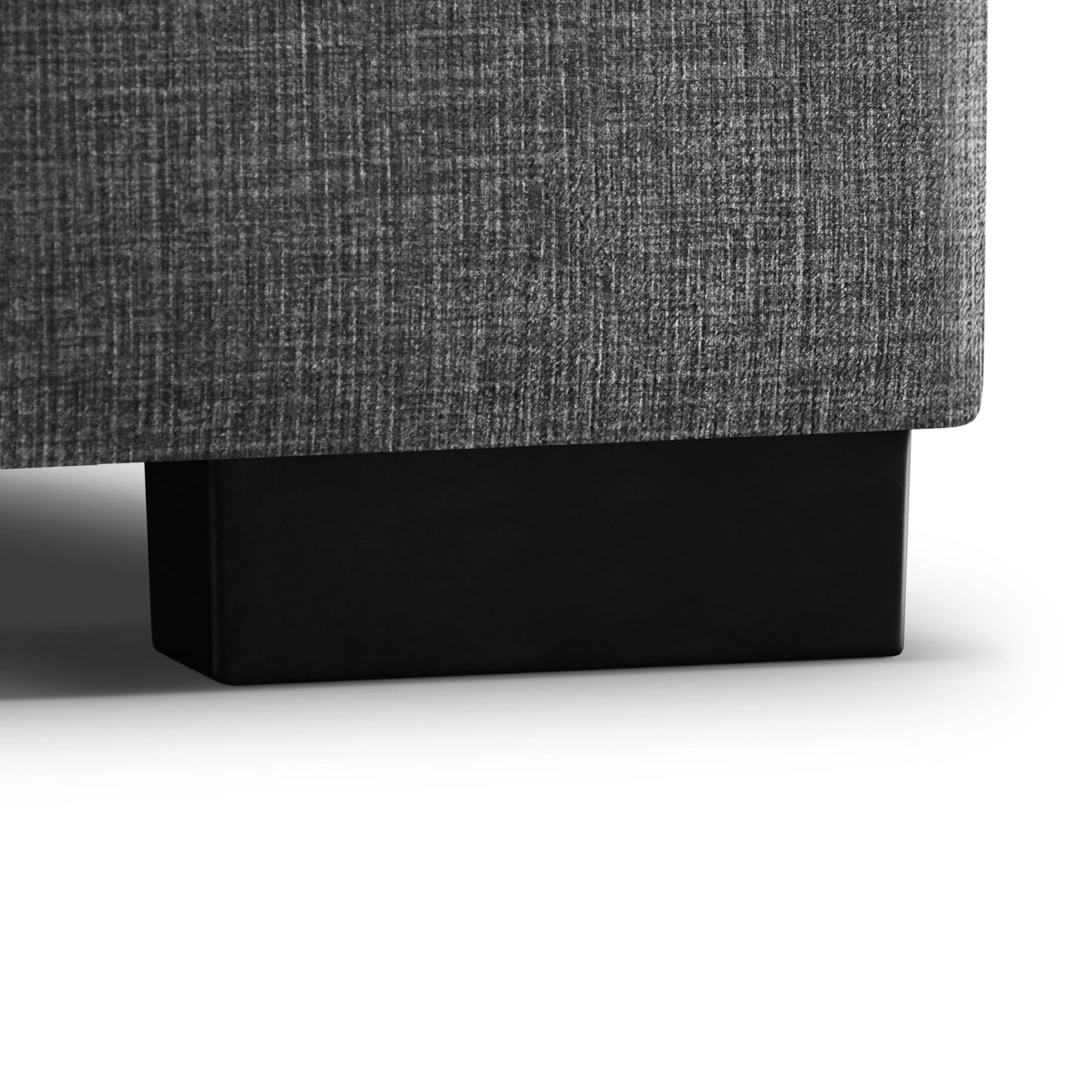 Rohová sedací souprava Axel Mini – detail nožek