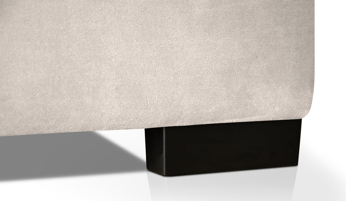 Čalouněná postel Eryk – detail nožek