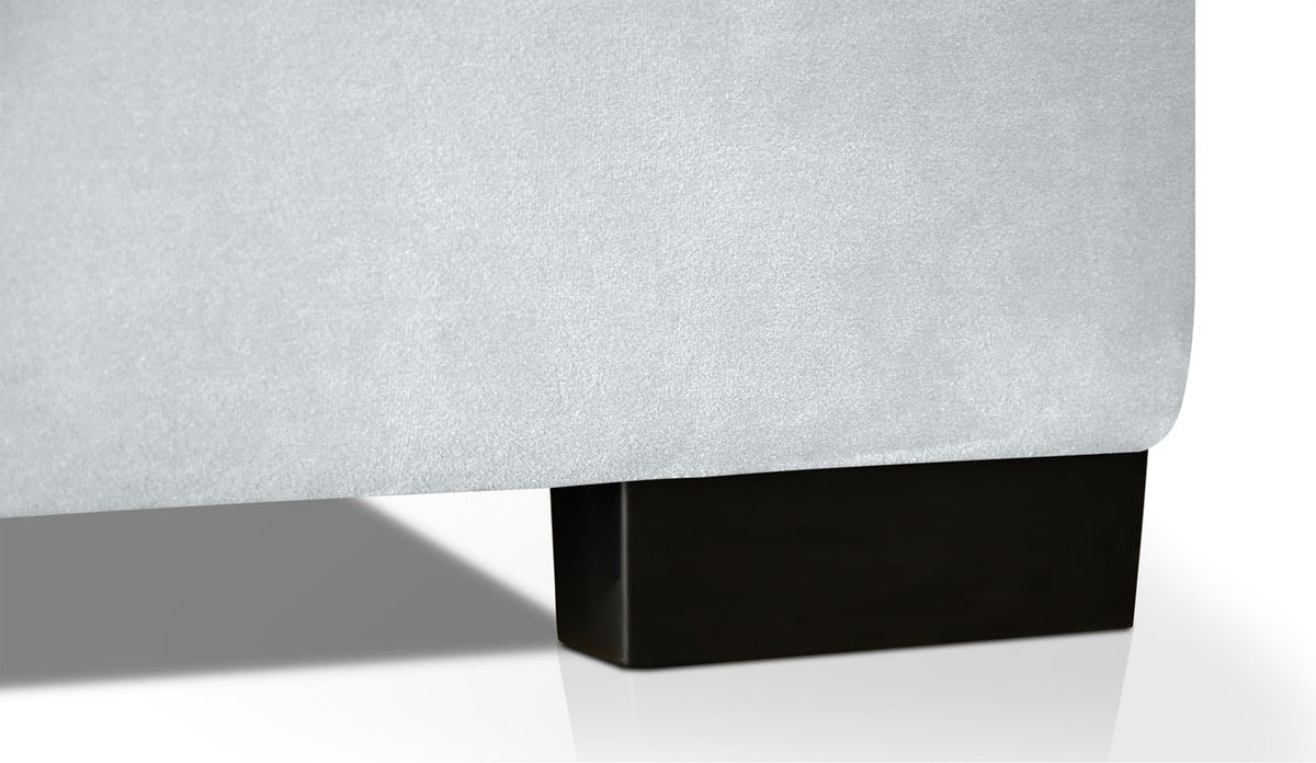 Čalouněná postel Eryk – detail nožek