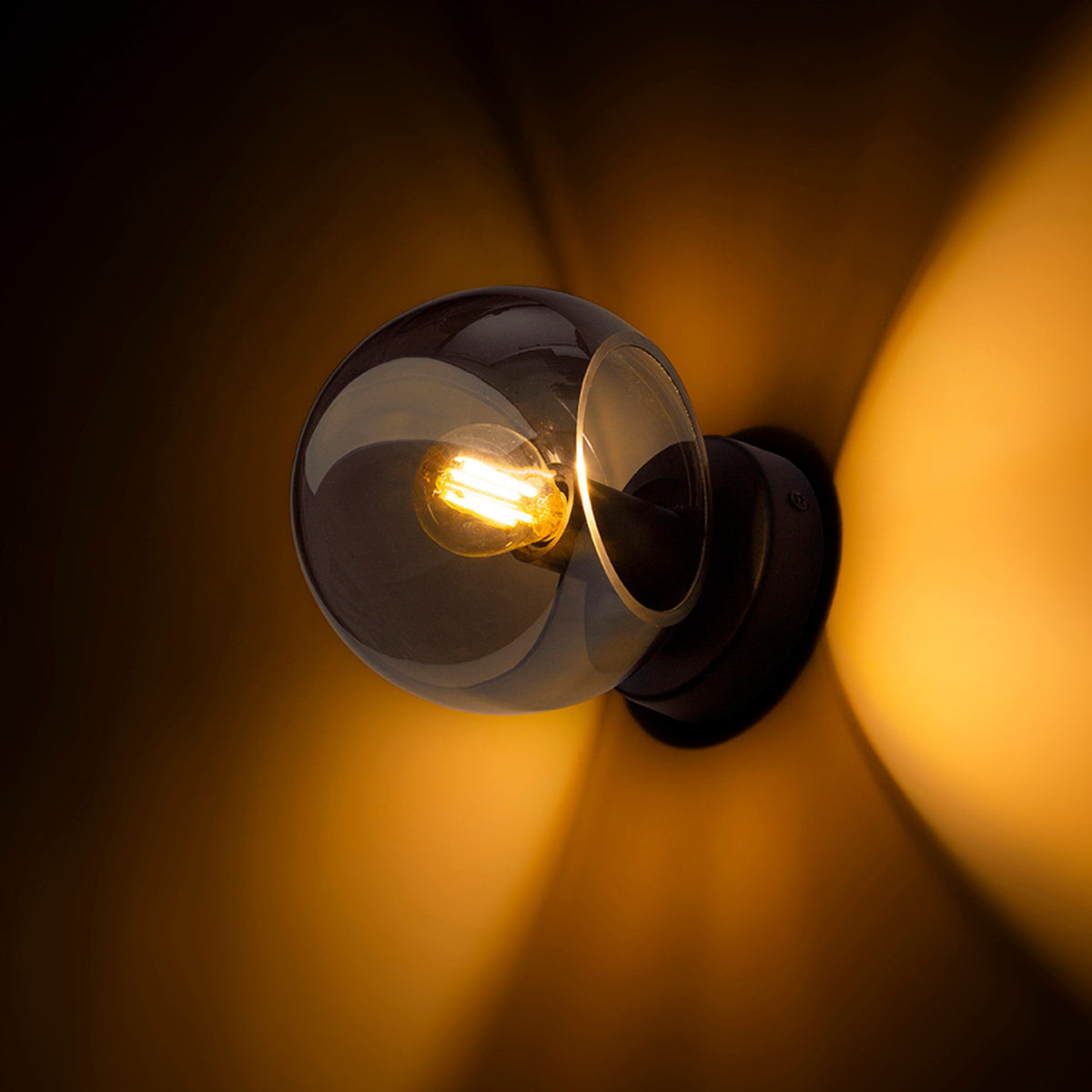 Přisazené nástěnné svítidlo SOLARIS, kouřové sklo/černá, patice E14, 7 W – fotografie 4