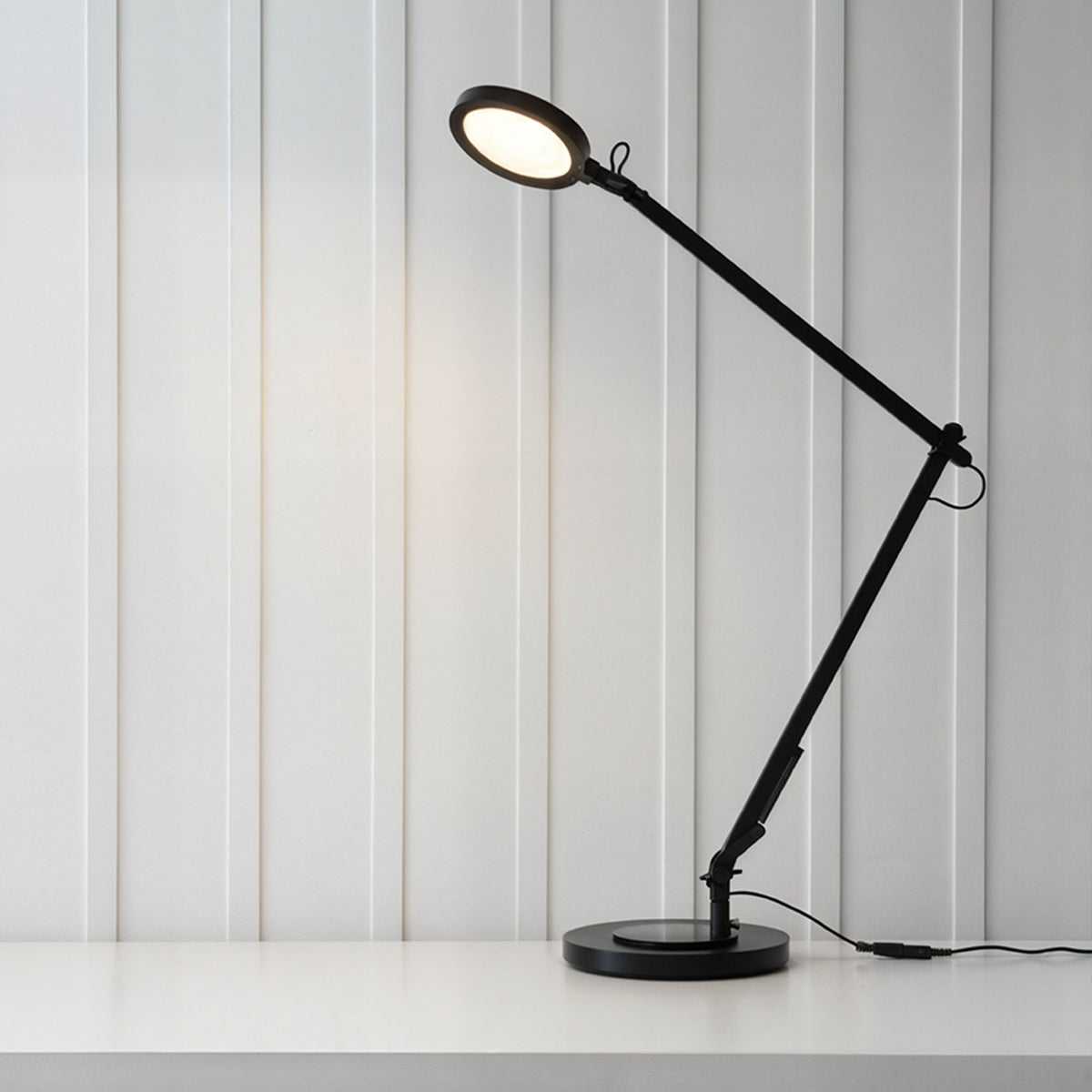 Stolní lampa EMA, černá, 10 W, teplá bílá 3000 K, stmívatelná – fotografie 9