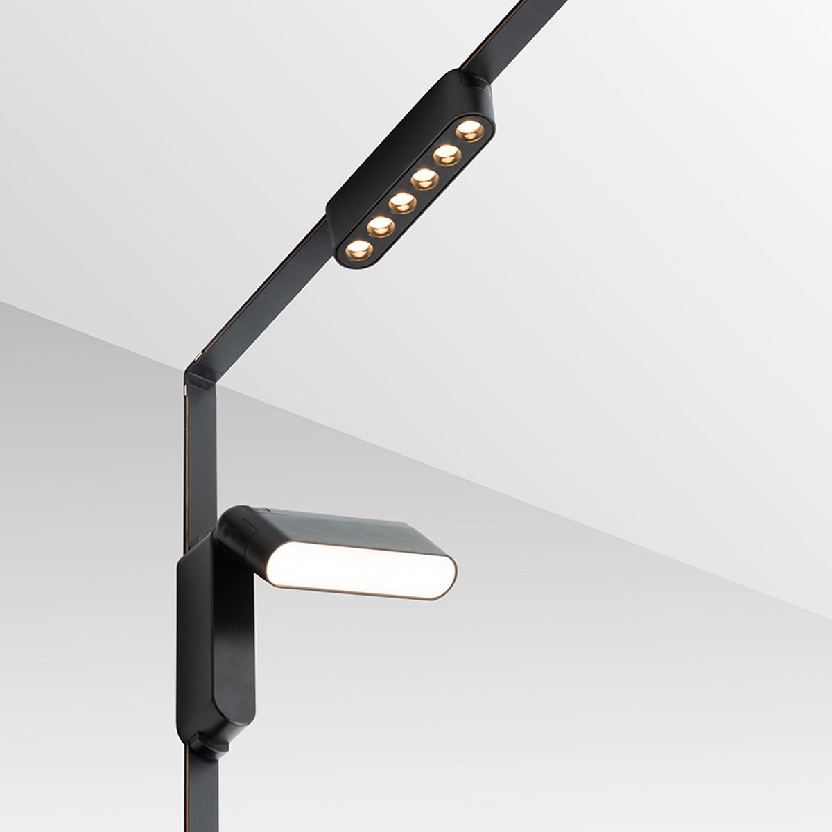Náklopné LED svítidlo OXONIA 11 pro systém VEGA/WAVE, černé, 6 W, 3000/4000/5700 K, 24 V – fotografie 13